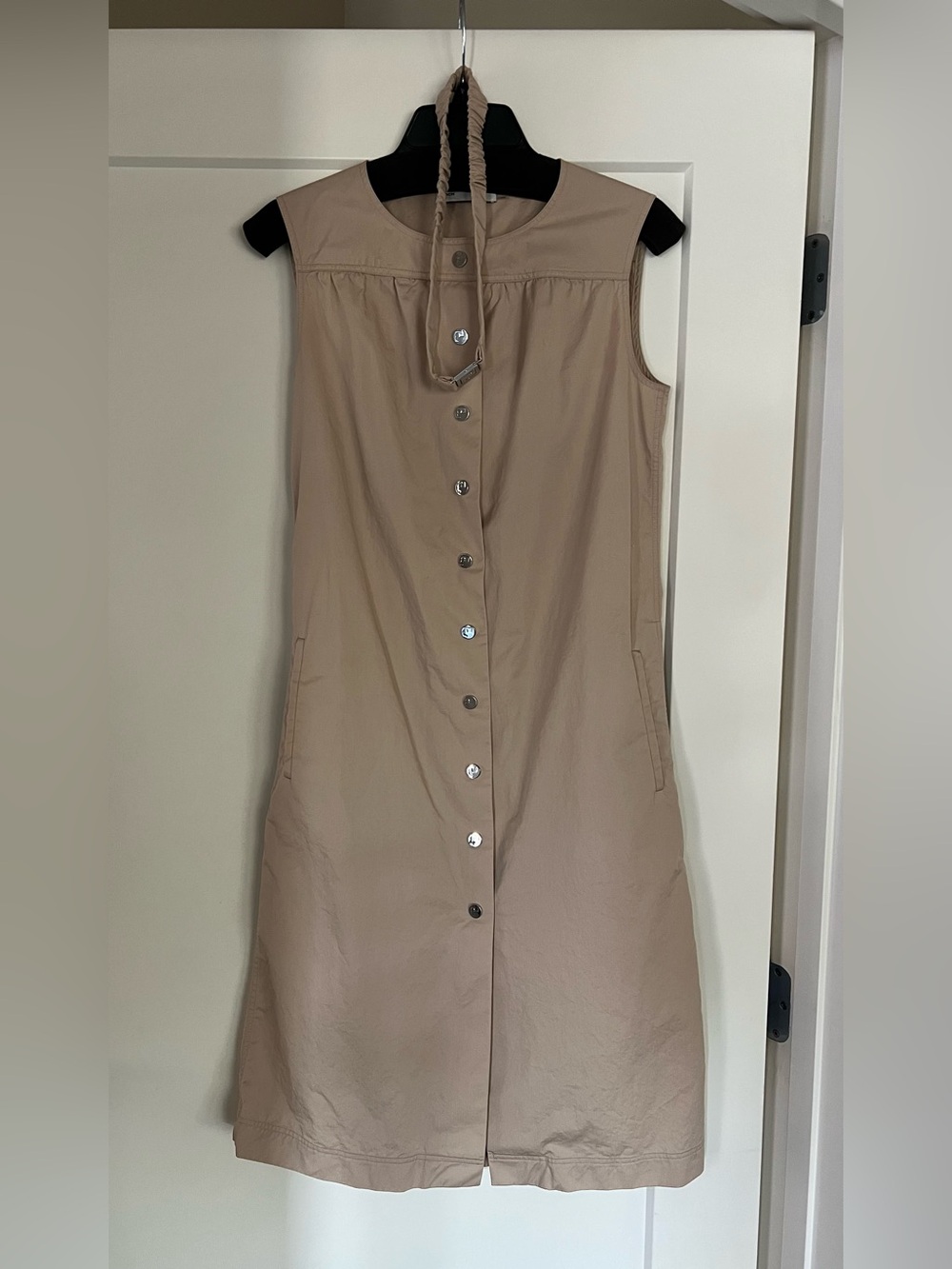 Tory Burch Sleeveless Button-Front Midi Dress in Beige